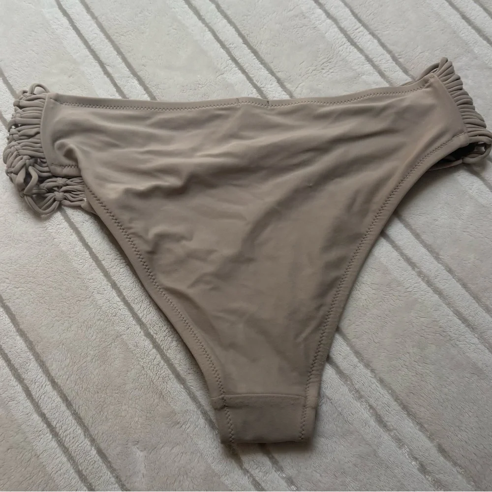 Aerie Taupe Bikini Bottom - Picture 4 of 5